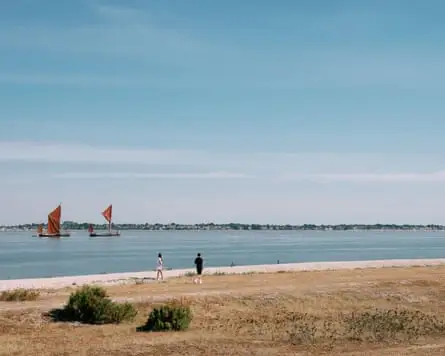Sailors on the Blackwater estuary