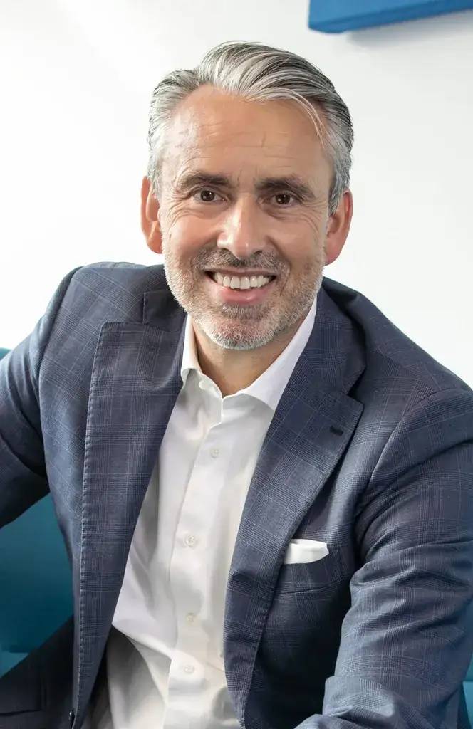 اوربان اوتنوایلر، رئیس هیئت مدیره تعاونی خرید هتل و رستوران اچ‌جی‌کی.