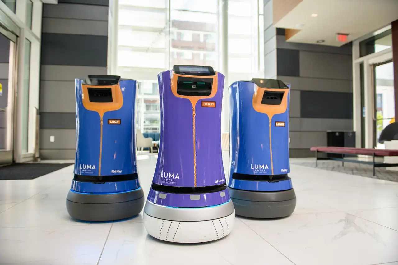 ربات‌ها می‌توانند صبحانه را به اتاق شما برسانند (عکس: هتل لوما سان‌فرانسیسکو)