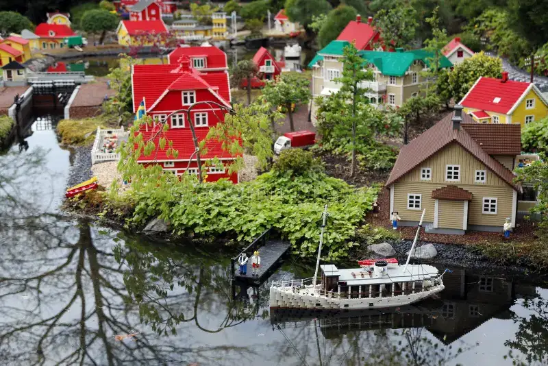 legoland-billund-denmark-amusement-park-legoland-b