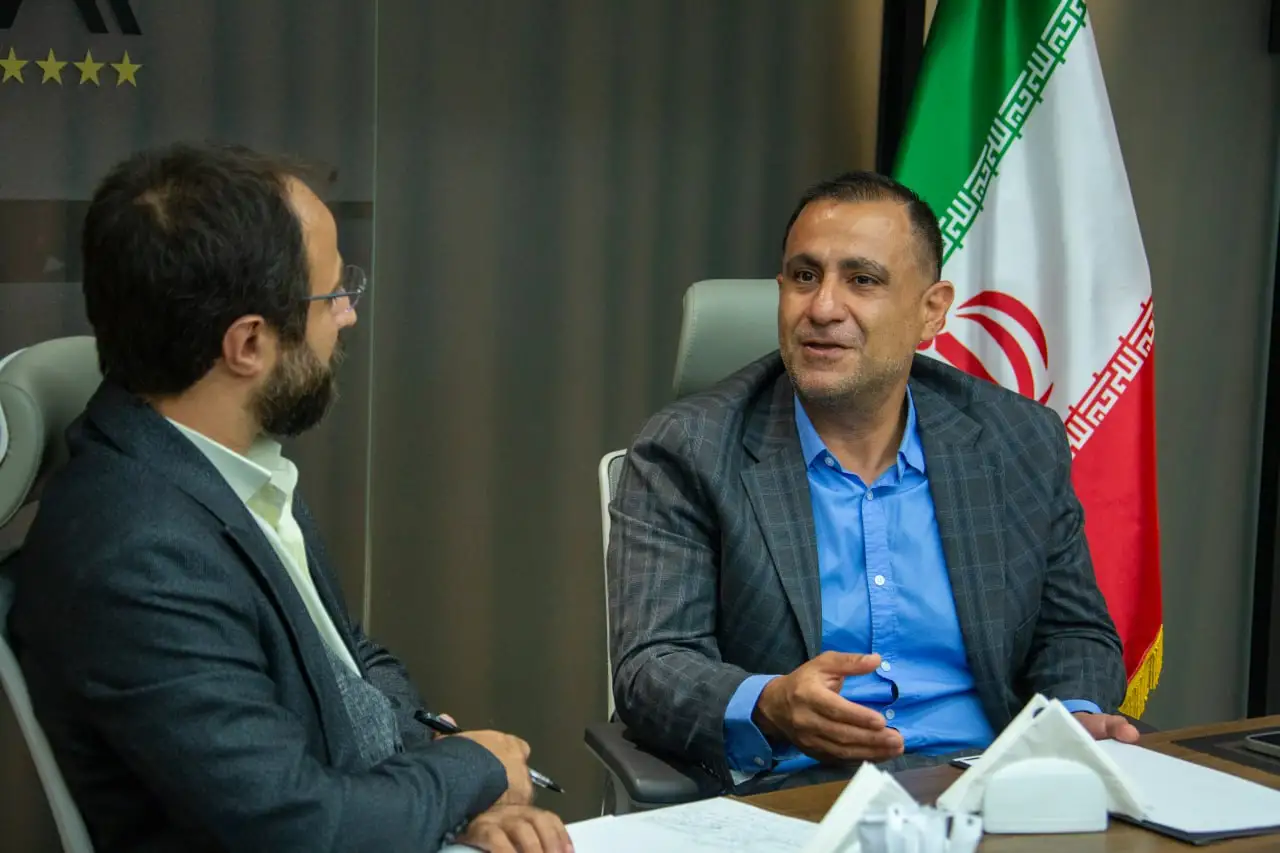 امیرپویان رفیعی‌شاد، رئیس هیئت‌مدیره انجمن صنفی کارفرمایی دفاتر سفر و گردشگری استان تهران